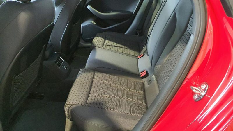 Audi A3 Sport edition 2.0 TDI asientos traseros