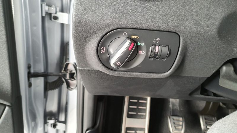 AUDI S1 Sportback 2.0 TFSI quattro panel de faros