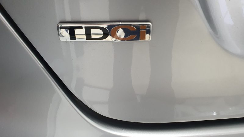 FORD Fiesta 1.6 TDCI Titanium 5p vista trasera modelo