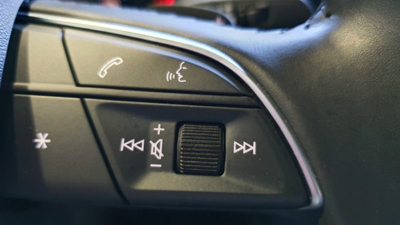 Control remoto de audio en volante