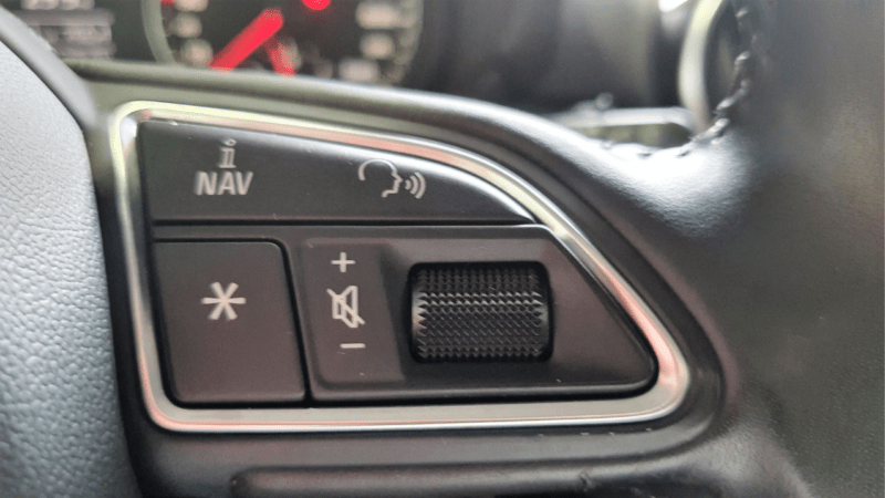 Control multimedia en el volante Audi Atracttion en fuenlabrada