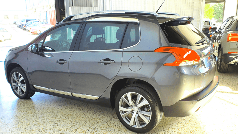 Lateral Peugeot 2008