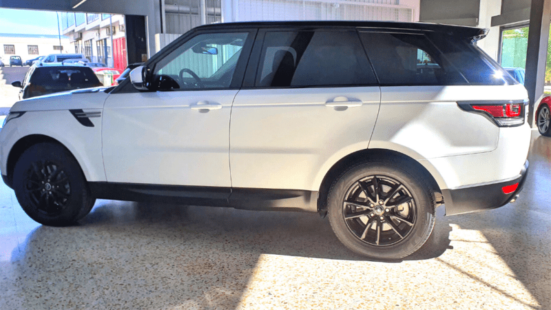Range Rover Sport Lateral